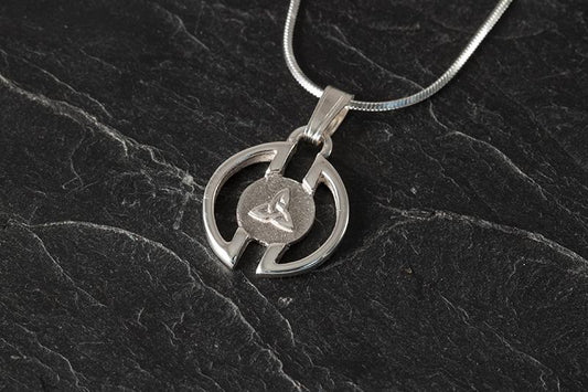 Voar Round Pendant