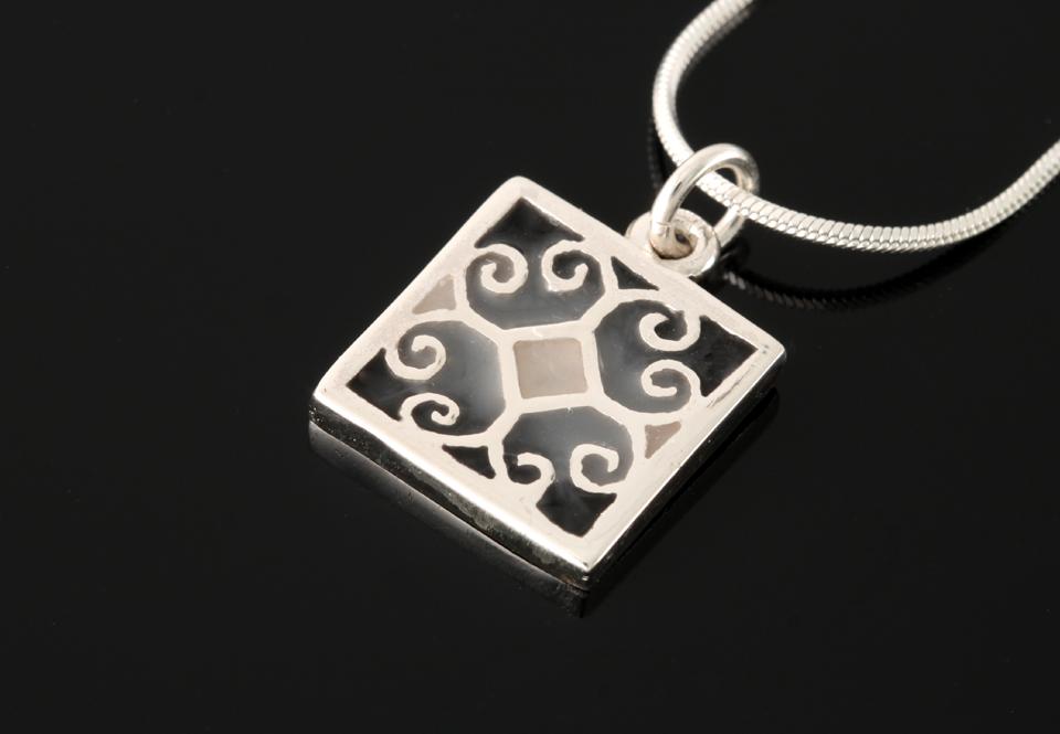 Fara Square small pendant