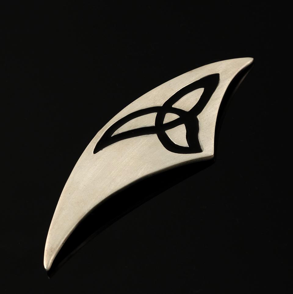 Triquetra Curved Brooch Medium