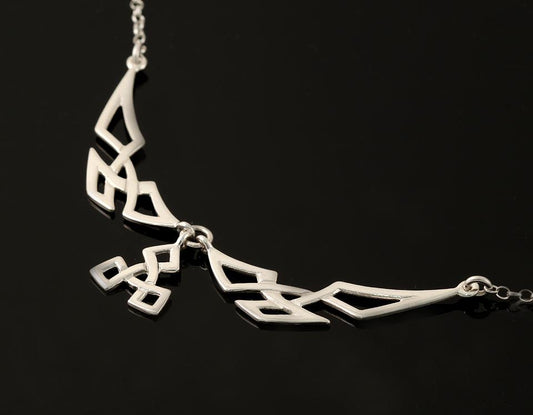 Triquetra three part Line of Life Necklet