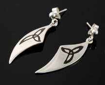 Load image into Gallery viewer, Triquetra Curved Earrings
