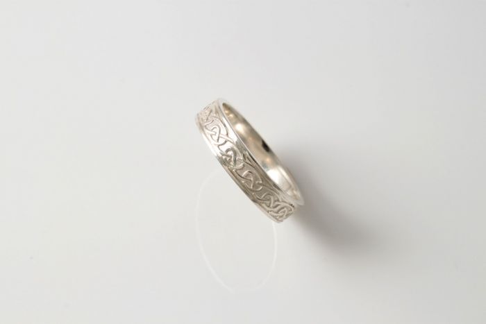 Mousa ring in 9ct White Gold
