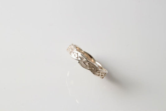Fetlar Celtic Ring in 9ct White Gold