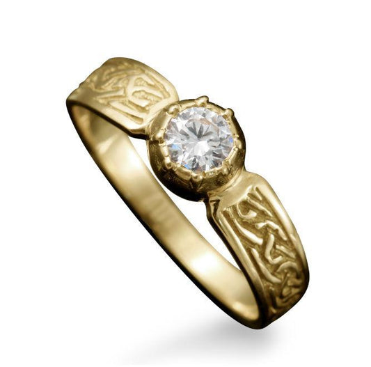 Celtic Diamond Ring with claw Diamond setting in 9ct Yellow Gold