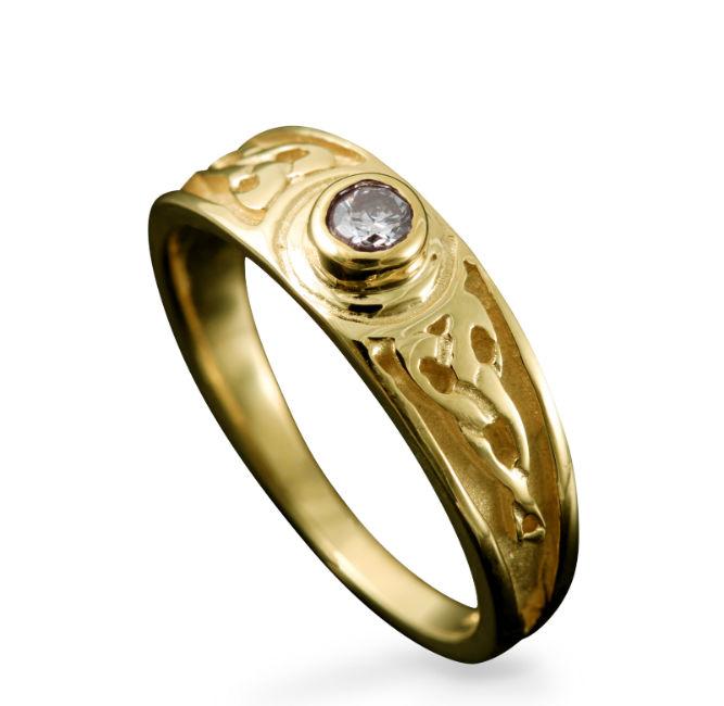 Trinity knot Celtic Diamond Ring in 18ct Yellow Gold
