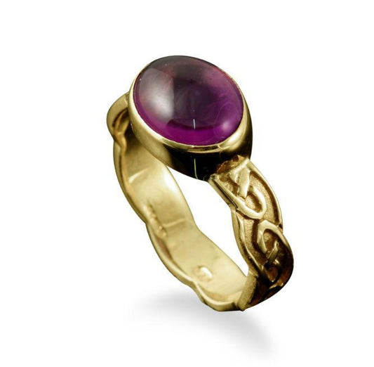 Muckle Roe Celtic Amethyst Ring in 18ct Yellow Gold