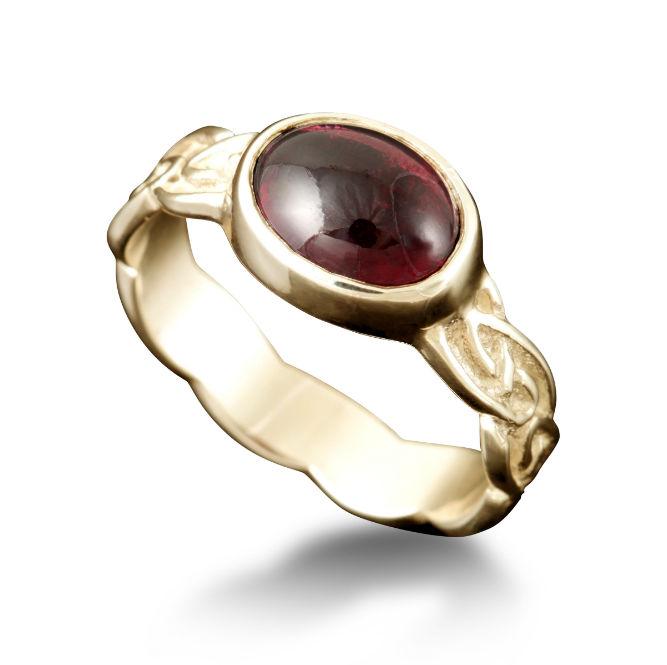 Muckle Roe Celtic Garnet Ring in 9ct Yellow Gold
