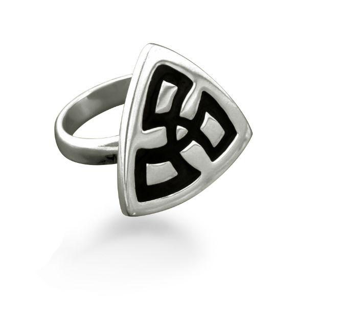 Triquetra Triangle Ring