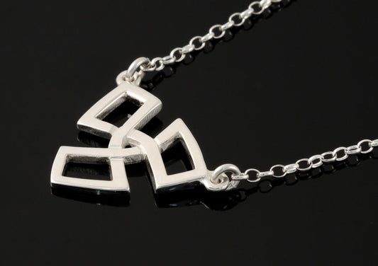 Triquetra Line of Life Necklet